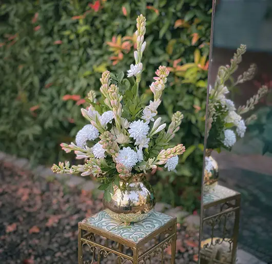 M flower